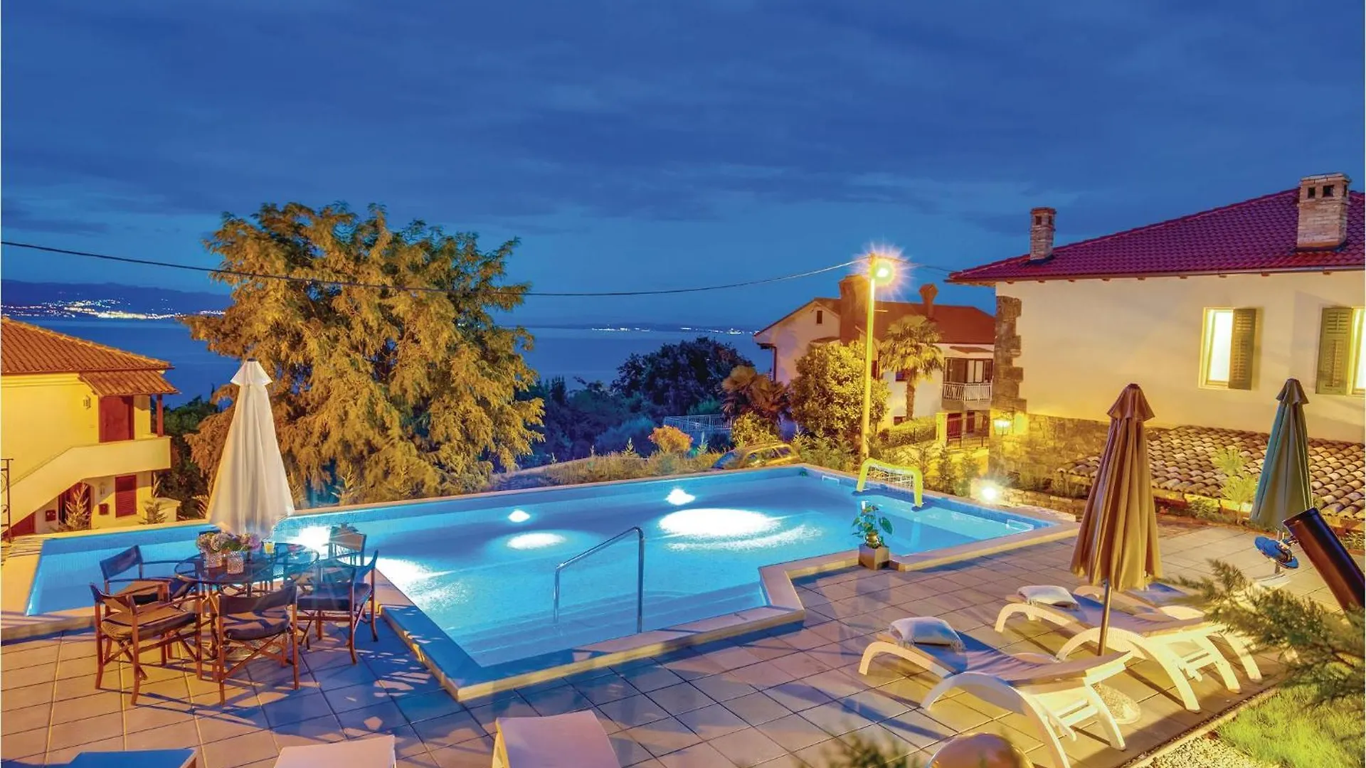 Amazing Home In Icici With Outdoor Swimming Pool contacts